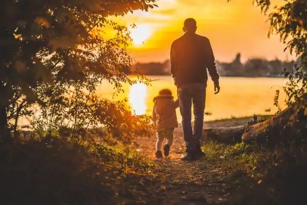 image of dad and child - parental alienation Oldham